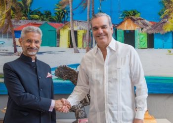 Abinader y canciller de la india