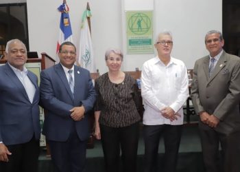 Miembro de Numero de la Academia de Ciencias