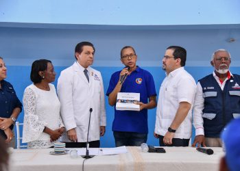 Ministro de salud en la zurza