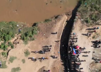 Canal haitiano en el rio masacre