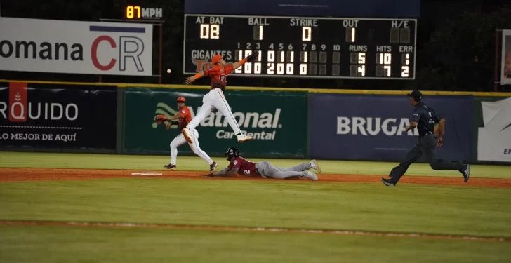 Gigantes del Cibao y toros