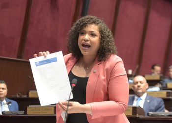 Juliana O Neal denuncia discriminacion laboral