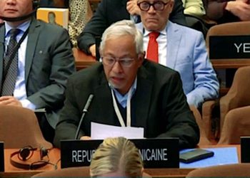 Ángel Hernández expone ante la Unesco en París