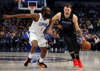 Los Angeles Clippers v Dallas Mavericks