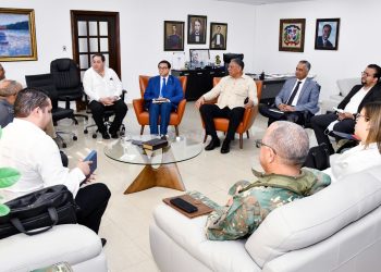 Autoridades se constituyen en comisión para reforzar hospitales