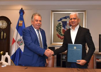 Ricardo de los Santos y Cruz roja