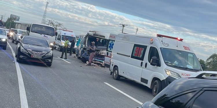 911 coordina asistencia a afectados de accidente de transito en guayacan