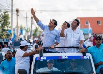 Cholitin y roberto angel