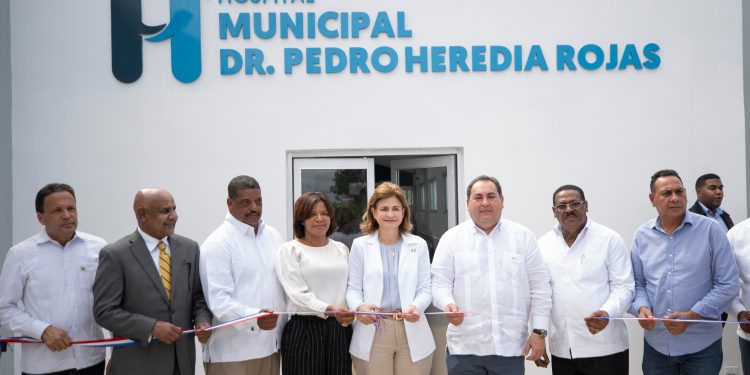 Hospital de Sabana Grande de Boyá doctor Pedro Herredia