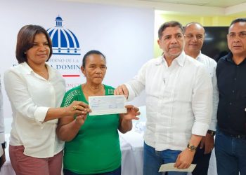 Monte plata productores cheque