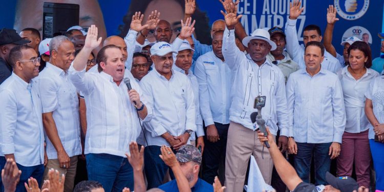 Pablo Aquino y su equipo pasa al PLD