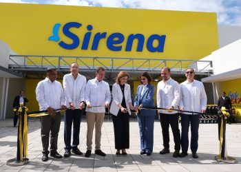 Principal Corte de cinta inaugural para dar formal apertura tienda Sirena Barahona