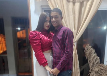 Sergio Adrián junto a su madre
