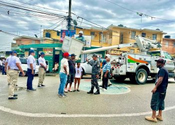 policia y autoridades en la zurza