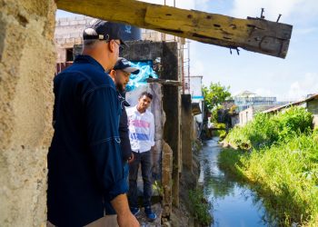 Gobierno lleva ayuda a afectados