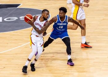 Lorenzo Brown y andrez feliz