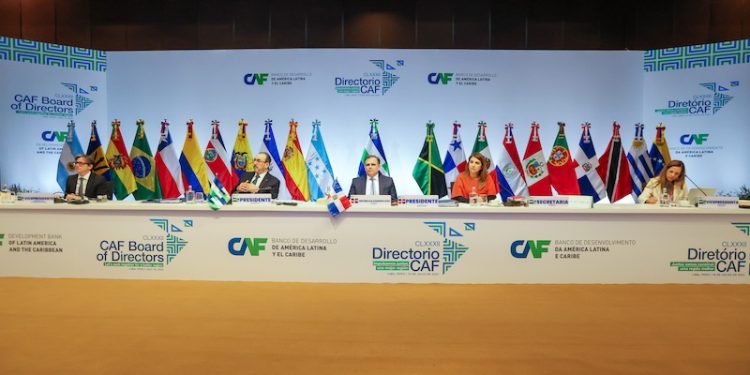 Ministro de Hacienda, Jochi Vicente, preside reunión del Directorio CAF, en Lima, Perú.