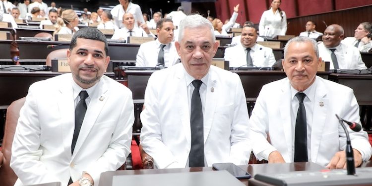 Diputados Braulio Espinal, Mateo Espaillat y Pedro Martínez Moronta.