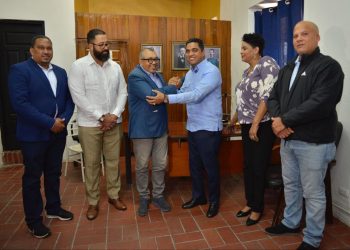 kelvin Cruz y cronistas deportivos