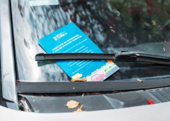 Alcaldía notifica a dueños de vehiculos y tiendas ocupan espacios publicos