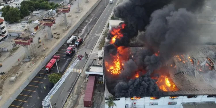 Incendio zona franca Moca