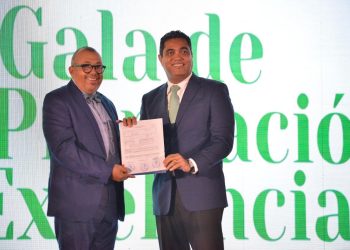 Kelvin Cruz entrega recursos ACD