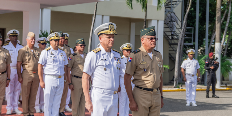 Ministro de Defensa visita Armada Dominicana