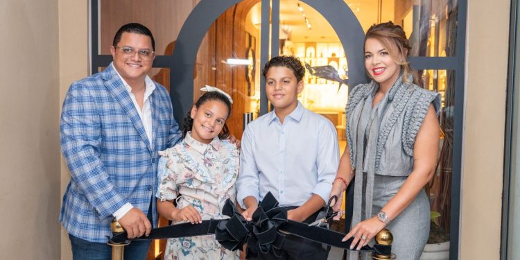 Paola Alvardo y su familia