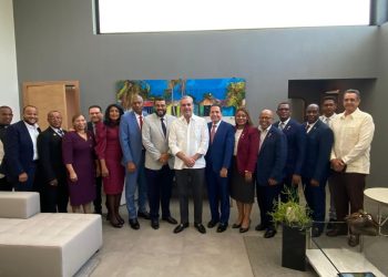 Abinader y lideres de iglesias