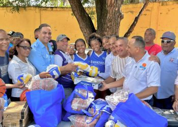 Equipo masculino de baloncesto de Santo Domingo Oeste.