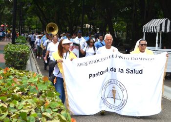 Foto Cientos de personas marcharon en la Caminata Un Paso por la Salud Mental 2024