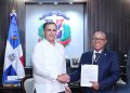 Ministro Jochi Vicente deposita proyecto de Ley de Modernización Fiscal en Congreso Nacional