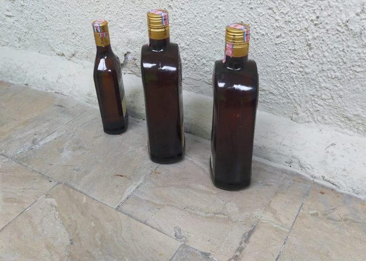 drogas liquida en botellas