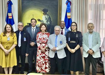 Directivos del CMD y Funcionarios del gobierno