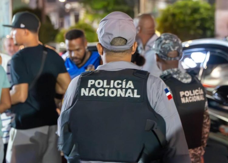 Policia y apresados