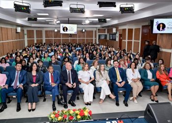 colaboradores y senadores