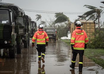 Francia dice que harán falta "días y días" para hacer un balance de víctimas en Mayotte