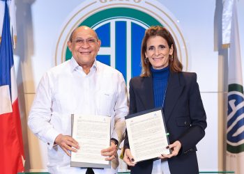 Rafael Santos Badía, director general del INFOTEP y Ligia Bonetti, presidenta ejecutiva de Grupo SID diciembre 2024