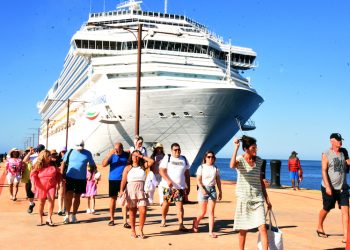 Cruceristas en Pedernales