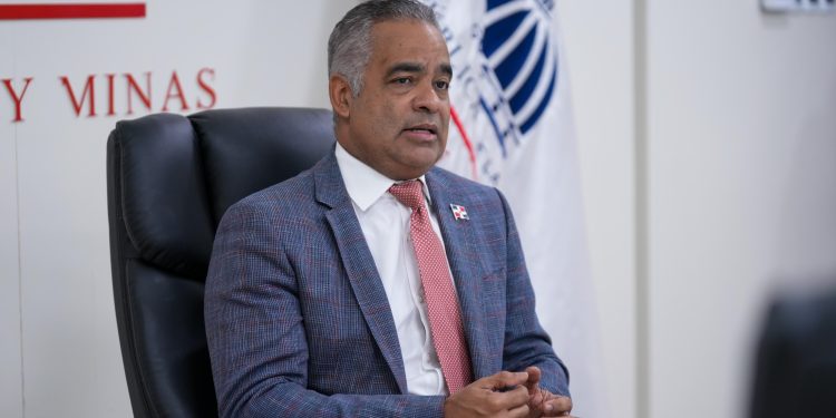 Joel Santos Echavarría, ministro de Energía y Minas