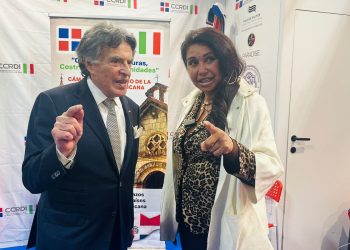 Giuseppe Gentile, Expropietario de Air Europa, junto a Nancy Polanco, presidenta de la CCDI