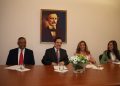 Raices y embajada