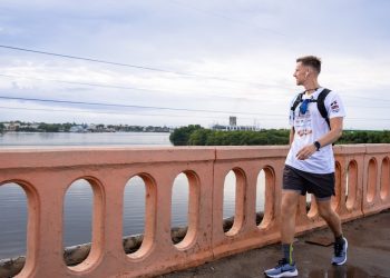 Callum Bates, caminará por la educación de RD