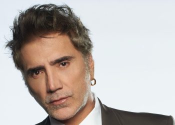 Alejando Fernadez en premios soberano 2025