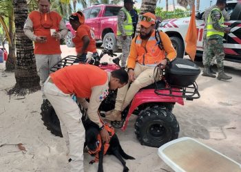 Defensa Civil y unidad canina