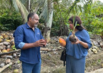 Doctor Asmín Aquino, CEO de Serapíus Green y Nancy Polanco, presidenta de la CCRDI