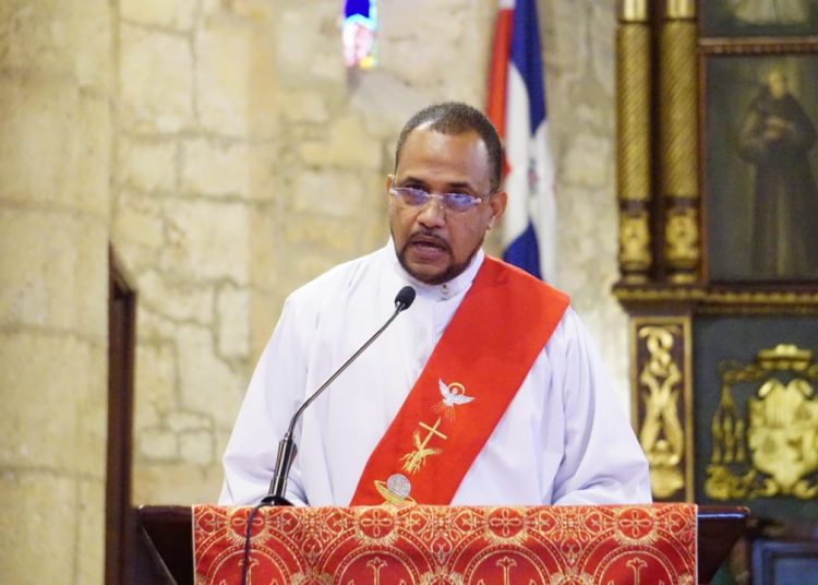Sacerdote Sermón de las 7 Palabras Semana Santa 2025
