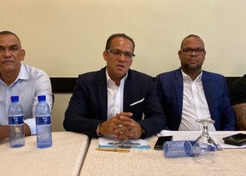 Alexis Disla y miembros de Fenacho