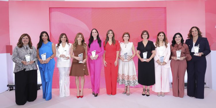 Anje reconoce mujeres