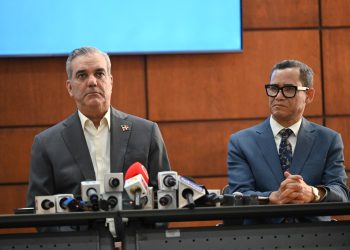 Abinader y Eddy Olivares